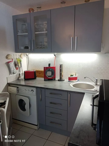 alt="Charmante Maisonnette – Cuisine équipée"