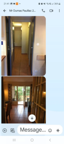 alt="Appartement dans Résidence avec Piscine – Salon lumineux"