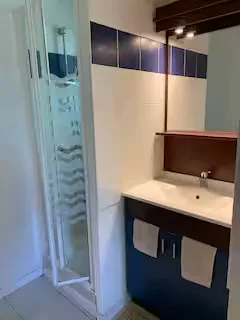 toilettes et lavabo 63 11zon