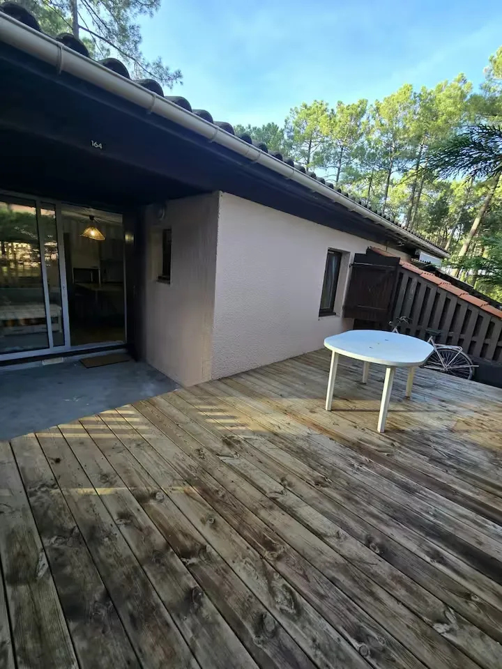 Nouvelle maisonnette rénovée dans la pinède — Location Lacanau