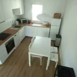 Chalet Rénové Marina de Talaris – Lac & Forêt | Lacanau Ville 4 Cuisine entièrement équipée
