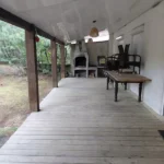 Grand jardin avec terrasse et barbecue